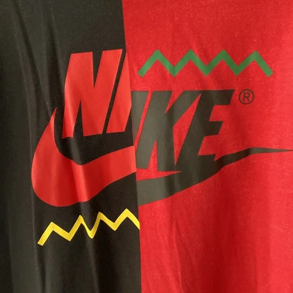 NIKE Hooded T Shirt The Nike Tee Size M Black Blue Yellow Red White Green - Picture 3 of 12